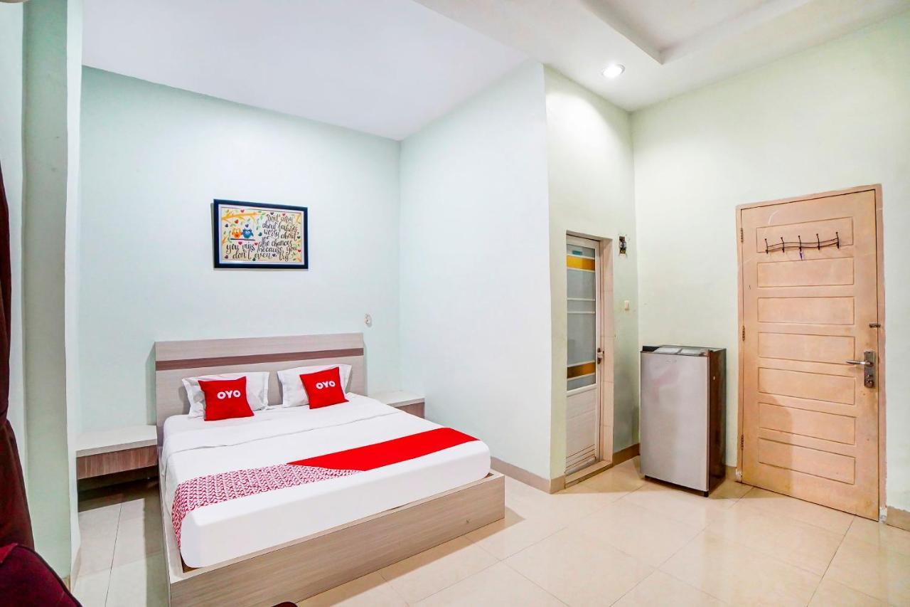 Oyo 91170 Ayahanda Residence Медан Экстерьер фото